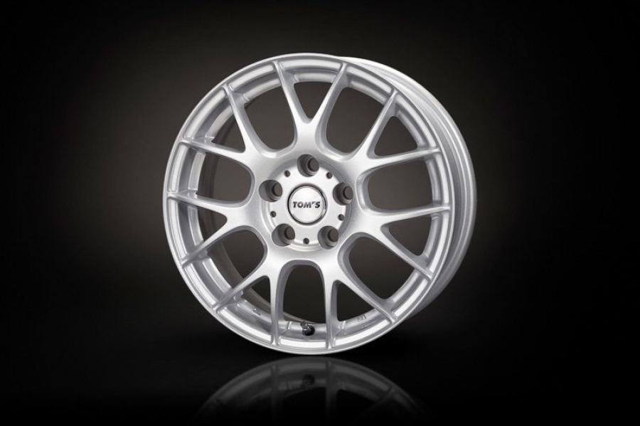 Колеса Toyota Camry by TRD 2017 года  (фото 9 из 15)